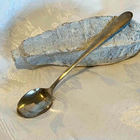 Lunt Sterling 5 1/4” spoon - Picture 1 of 3